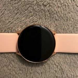Samsung Galaxy Watch Active (40mm face, 20mm standard strap)